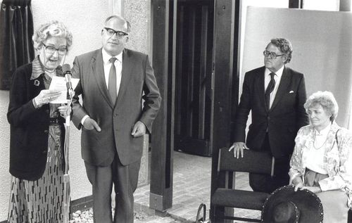 Lady Gardiner at the naming ceremony for the Open University Gardiner building. Also shows Vice-Chancellor John Horlock, Mrs Horlock and Chancellor Lord Asa Briggs.