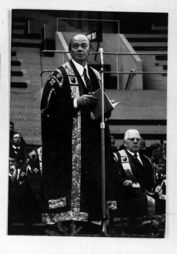 Vice-Chancellor Walter Perry at a graduation ceremony. In the background to the right can also be seen Pro-Chancellor Sir Peter Venables.