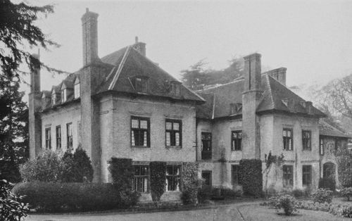 Heath House, in Leintwardine in Hertfordshire, was owned by Bartholomew Beale (1662-1727) the last of the Beale family to own Walton Hall. He bought Heath House in about 1697, a few years after he sold Walton Hall to the Gilpin family in 1690. This photograph dates from around 1930 and appears on landedfamilies.blogspot.com