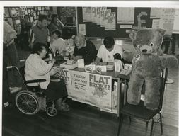 view image of OUSET table 1990
