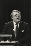 view image of Asa Briggs