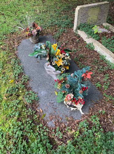 Grave of Pamela and Michael Scanlon