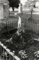 video preview image for Grave of unknown Pinfold family members, 1986