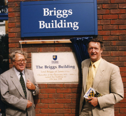 OU Chancellor Asa Briggs and Vice Chancellor John Daniel at the naming ceremony for the Briggs Building on the Open University campus in Milton Keynes