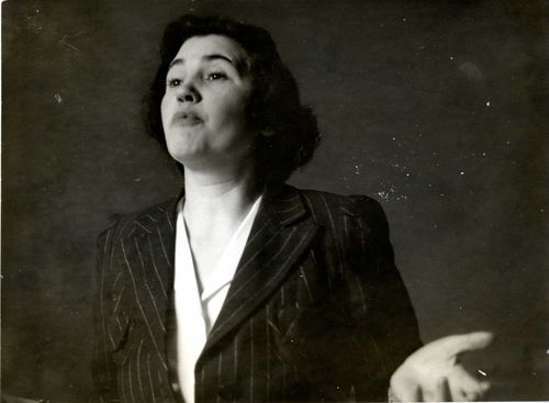 A publicity photograph of Jennie Lee lecturing during the 1930s. 