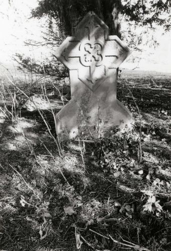 Unknown grave in St Michael's churchyard, 1986